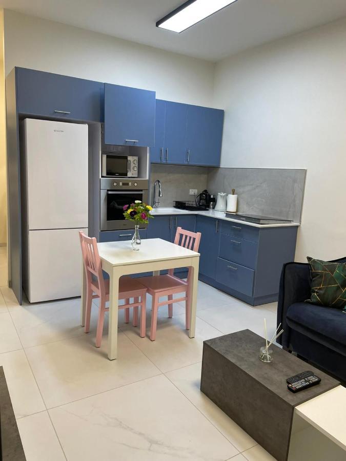 Port City Haifa - Luxury Apartments 50 Mtrs From The Beach Bagian luar foto