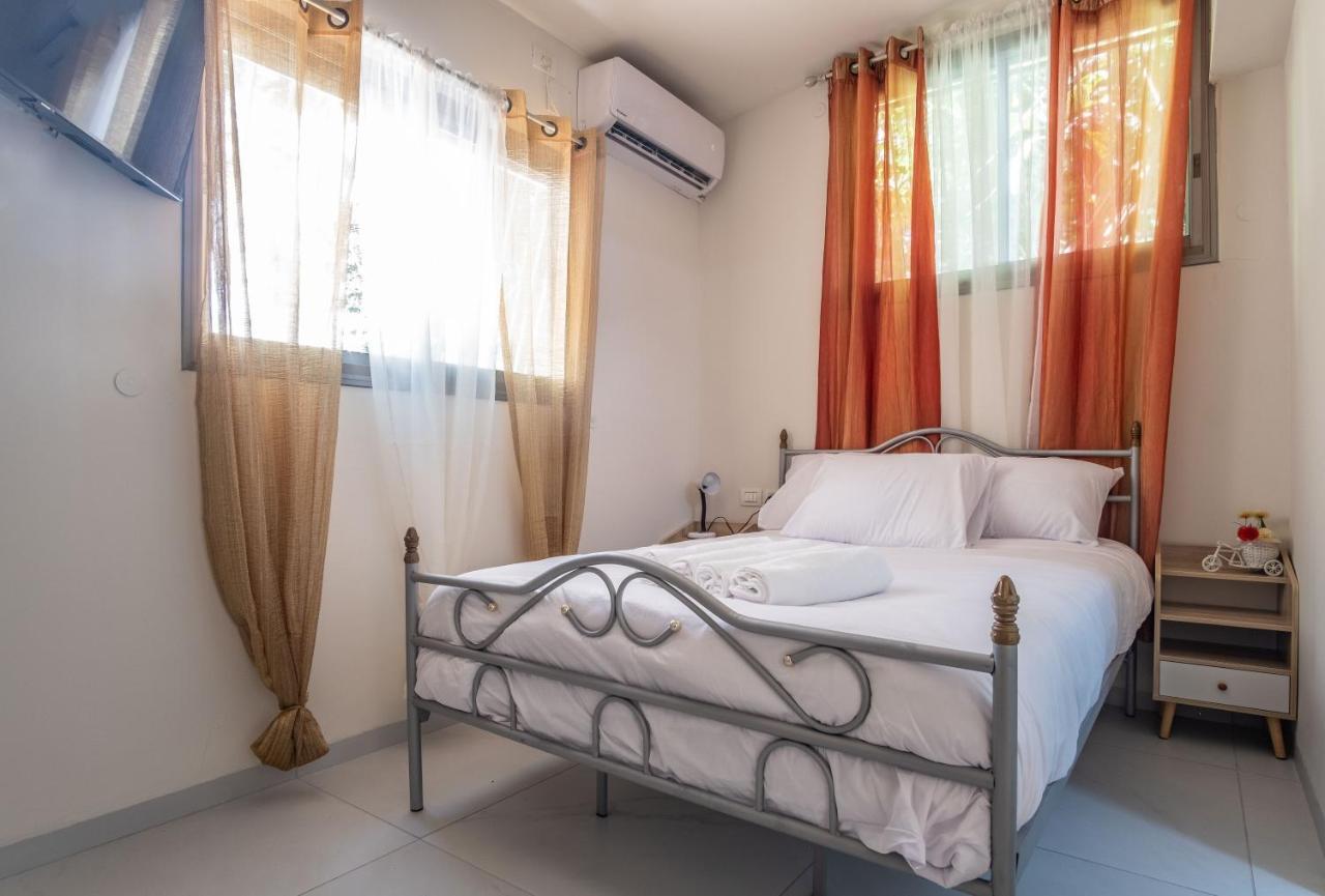 Port City Haifa - Luxury Apartments 50 Mtrs From The Beach Bagian luar foto
