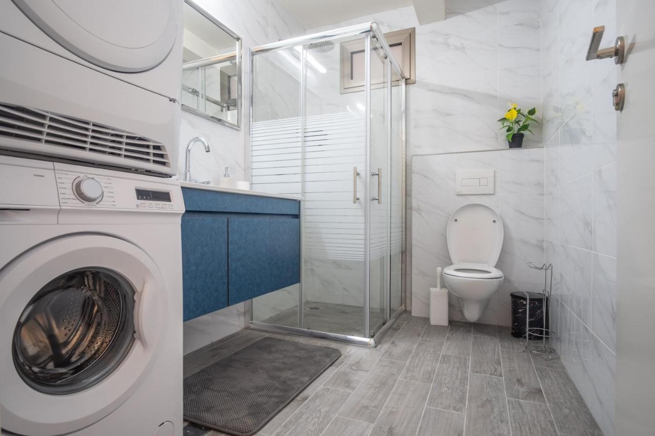 Port City Haifa - Luxury Apartments 50 Mtrs From The Beach Bagian luar foto